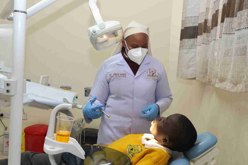 7 Tips for Healthy Teeth and Gums for your daily lifestyle